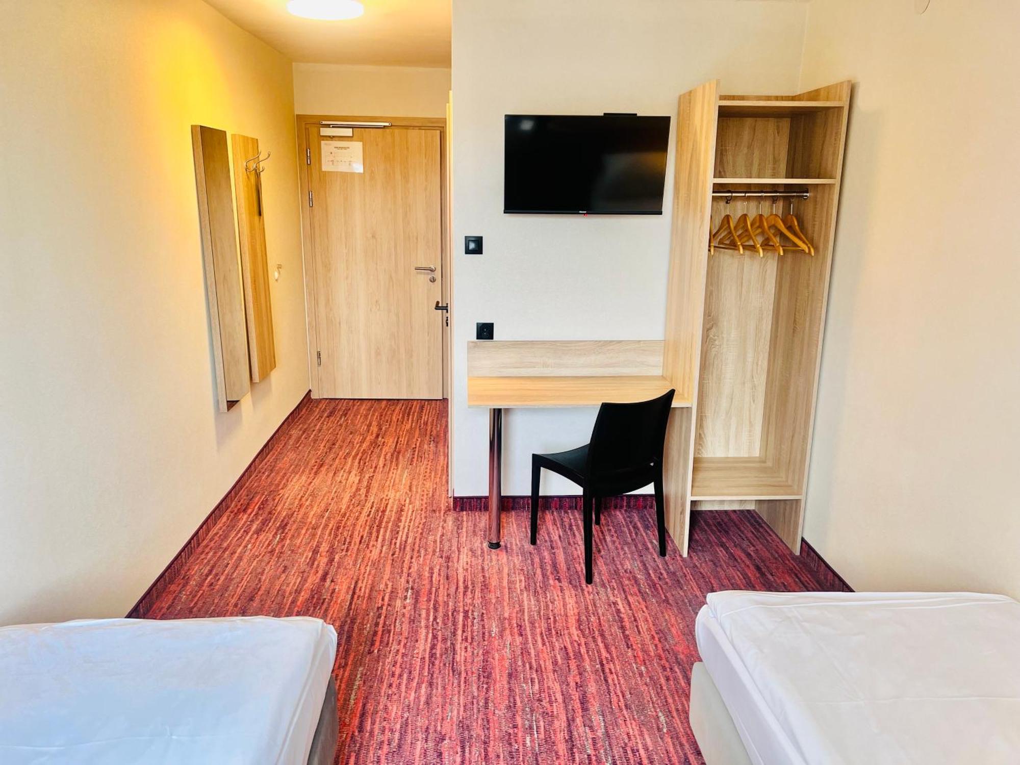 קרקוב Hotel Rok מראה חיצוני תמונה